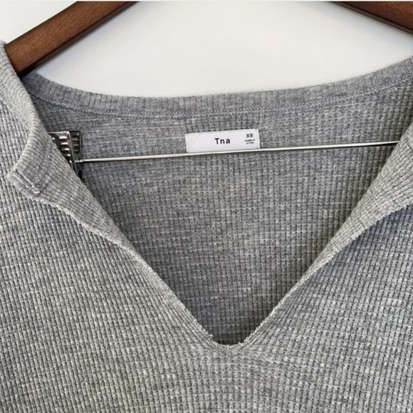 TNA Aritzia thermal waffle knit long sleeve vneck size XS gray - Picture 2 of 6
